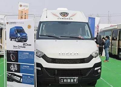 內(nèi)飾溫馨高檔，江鈴進口依維柯B型房車